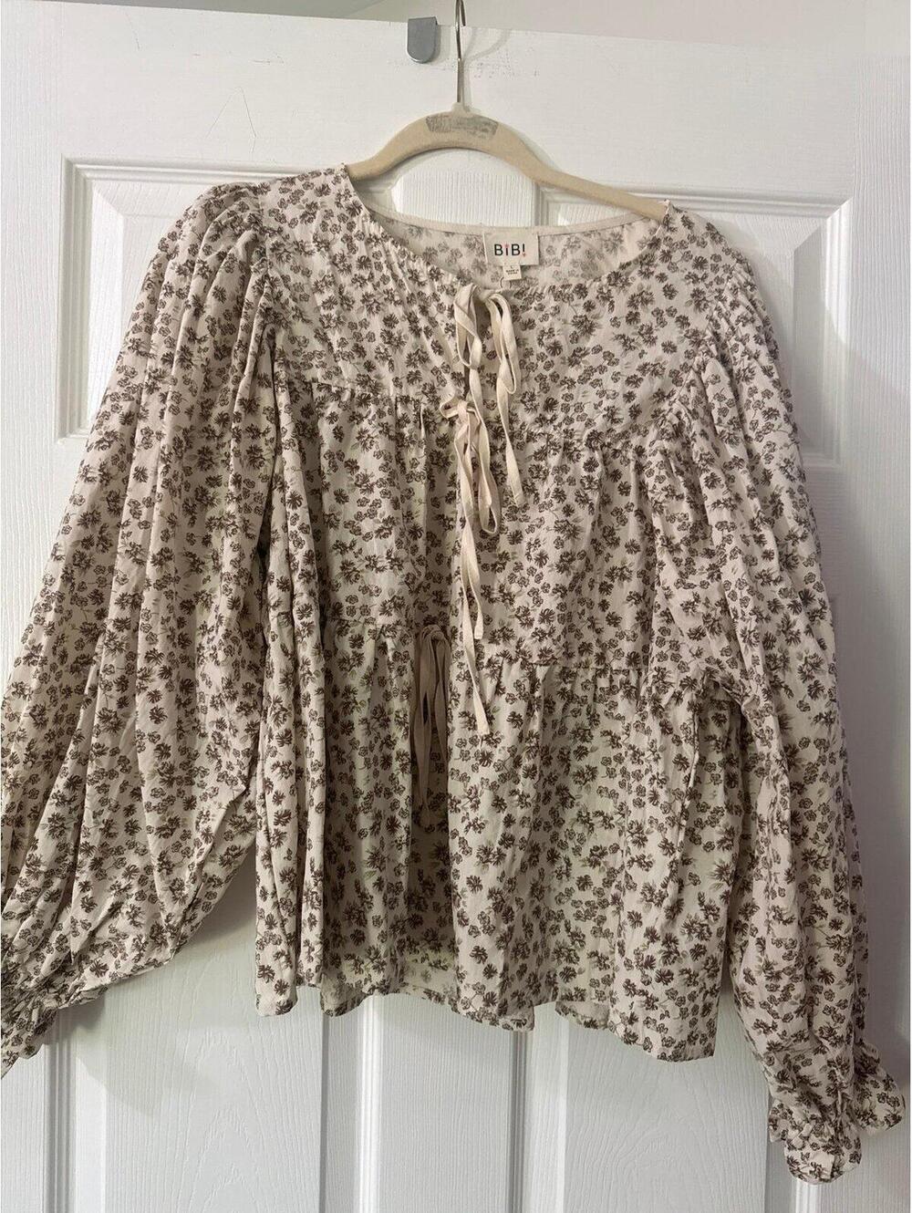 Bibi Oatmeal Floral Tie Front Boutique Top Large New with Tags
